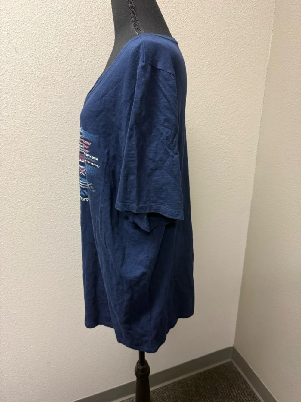 Catherines 1X Navy V Neck Graphic Tee Boho Stripe Print Plus Size Top - Picture 4 of 10